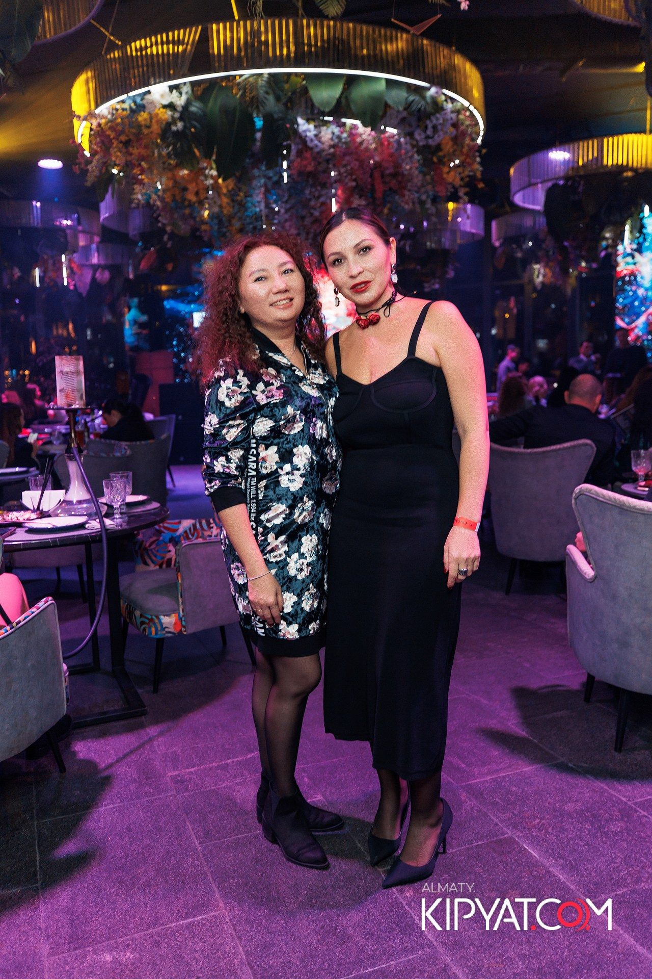 FRIENDS BAR & TERRACE. КИПЯТКОМ АЛМАТЫ!