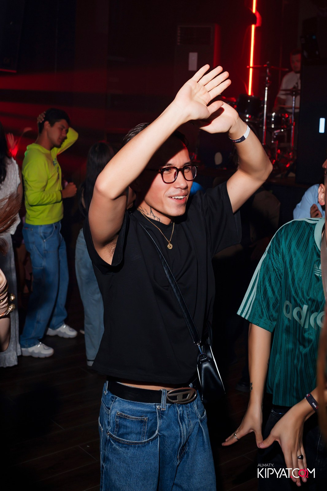 НОЧНОЙ КЛУБ ICON. КИПЯТКОМ АЛМАТЫ!