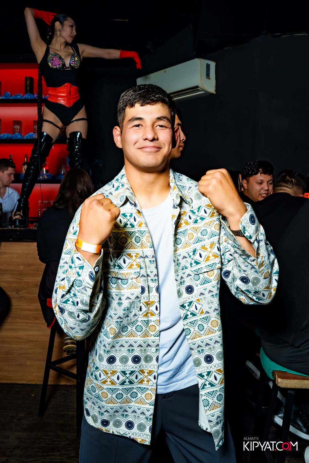 UYAT EMES BAR. КИПЯТКОМ АЛМАТЫ!