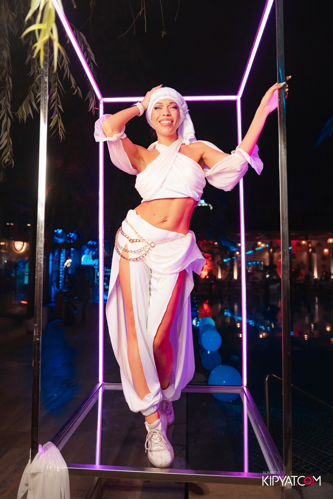 EDEN POOL & BAR. КИПЯТКОМ АЛМАТЫ!