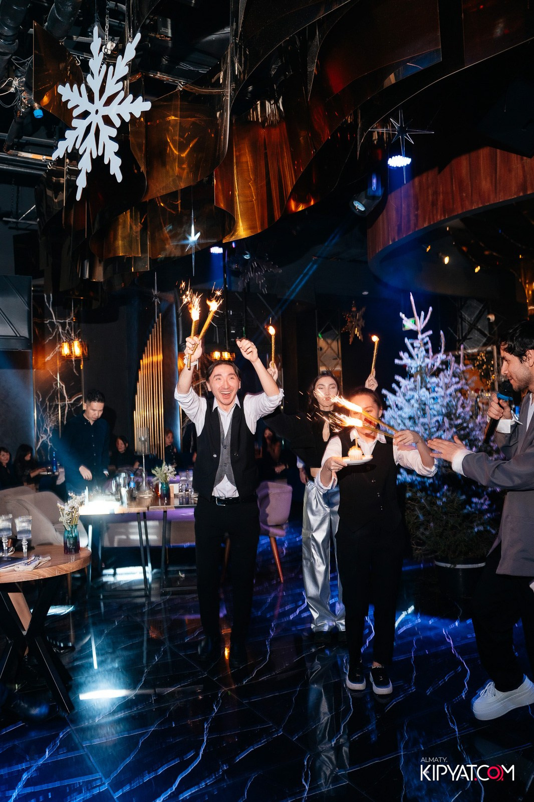 MOOD KARAOKE & TERRACE. КИПЯТКОМ АЛМАТЫ!