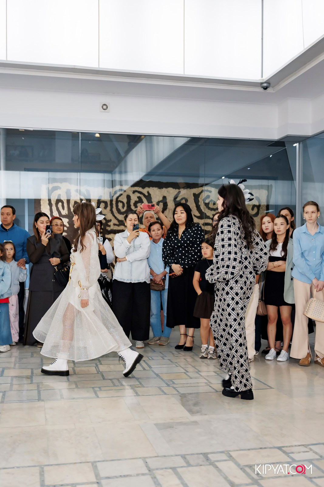 JUNIOR MODELS SHOW. ПЕРФОМАНС НОЧЬ В МУЗЕЕ. КИПЯТКОМ АЛМАТЫ! Фотосъемка мероприятий в Алматы