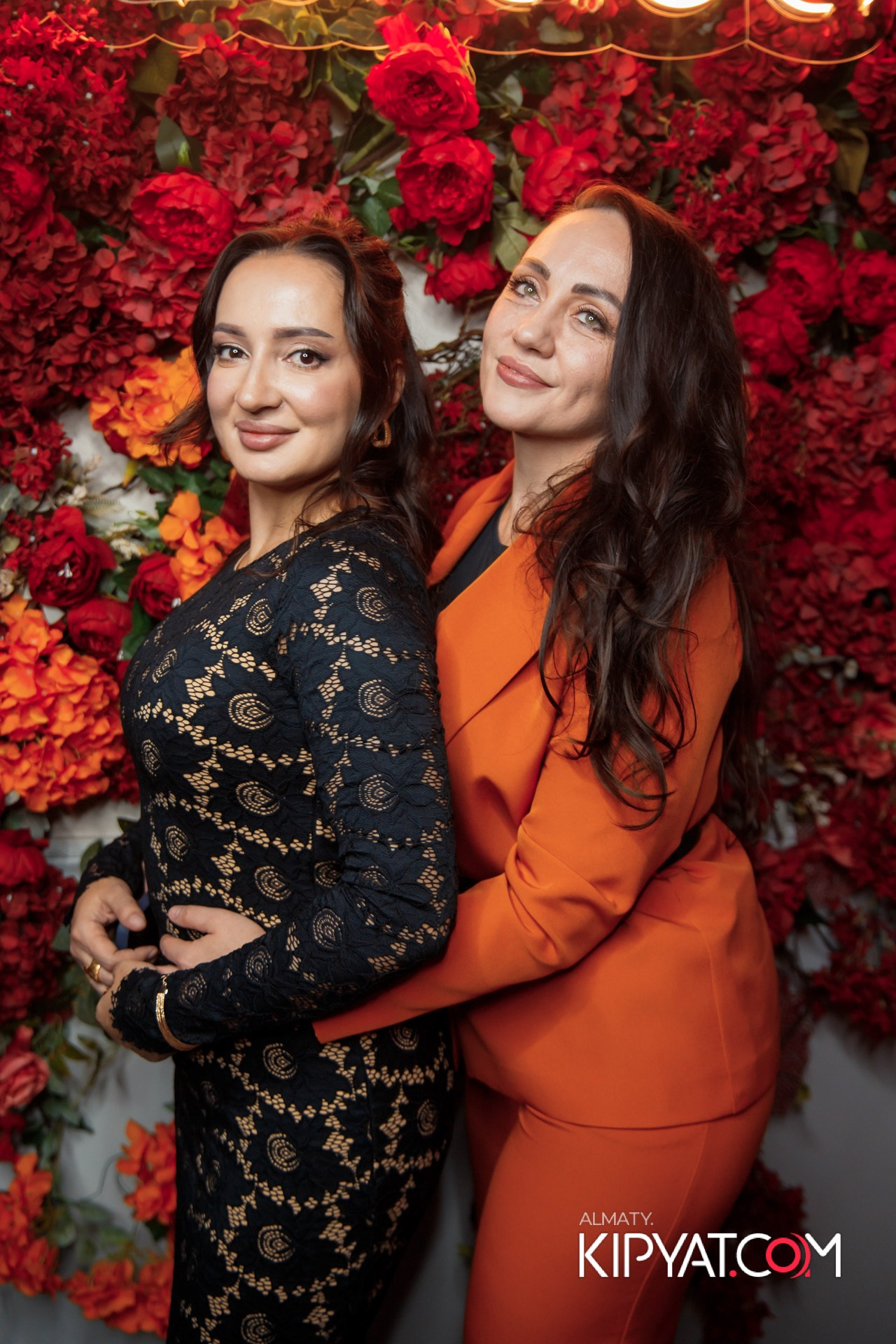 ДЕНЬ РОЖДЕНИЯ КАФЕ ЭСМИРАЛЬДА. КИПЯТКОМ АЛМАТЫ!