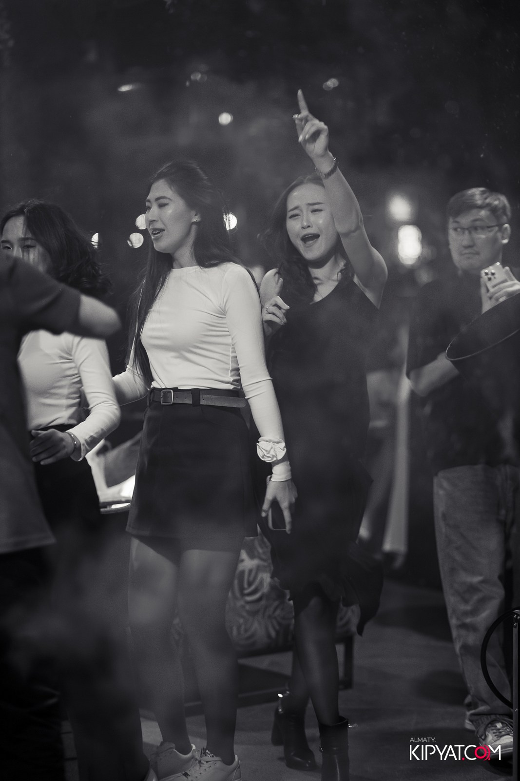 FRIENDS BAR & TERRACE. КИПЯТКОМ АЛМАТЫ!