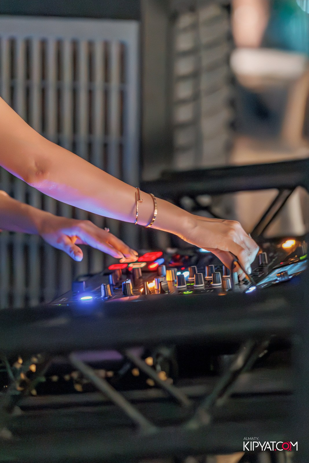 ВЫСТУПЛЕНИЕ DJ SUNQAR DJ BONI В SUNQAR BAR & RESTAURANT. КИПЯТКОМ АЛМАТЫ!