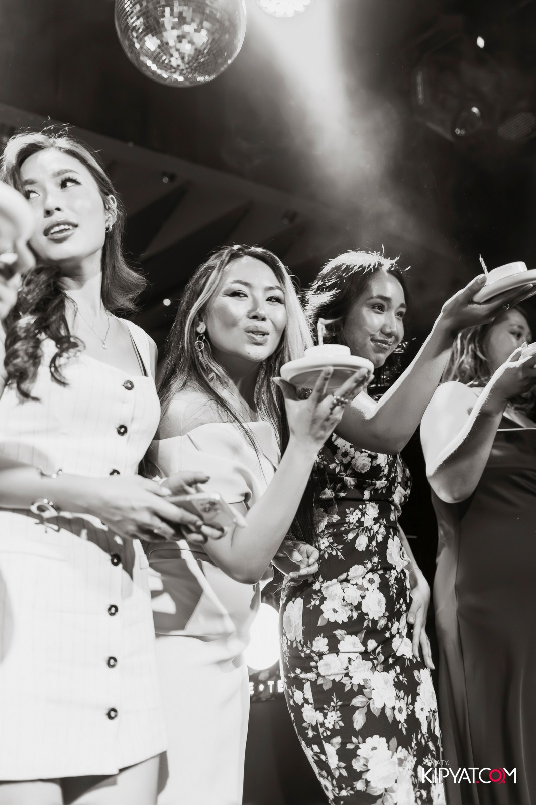 MOOD KARAOKE & TERRACE. КИПЯТКОМ АЛМАТЫ!