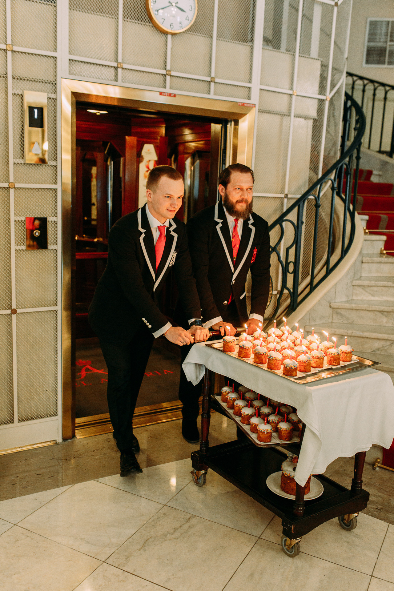 Пасхальный чай Петра Аксенова (гостиница Астория). Свадебный и семейный фотограф Ярослав Фущич