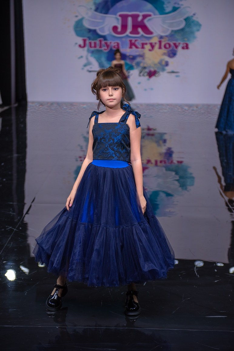 SochiFashionWeek2024 дизайнер Юлия Крылова. Семейный и коммерческий фотограф в Сочи Александр Бодунов