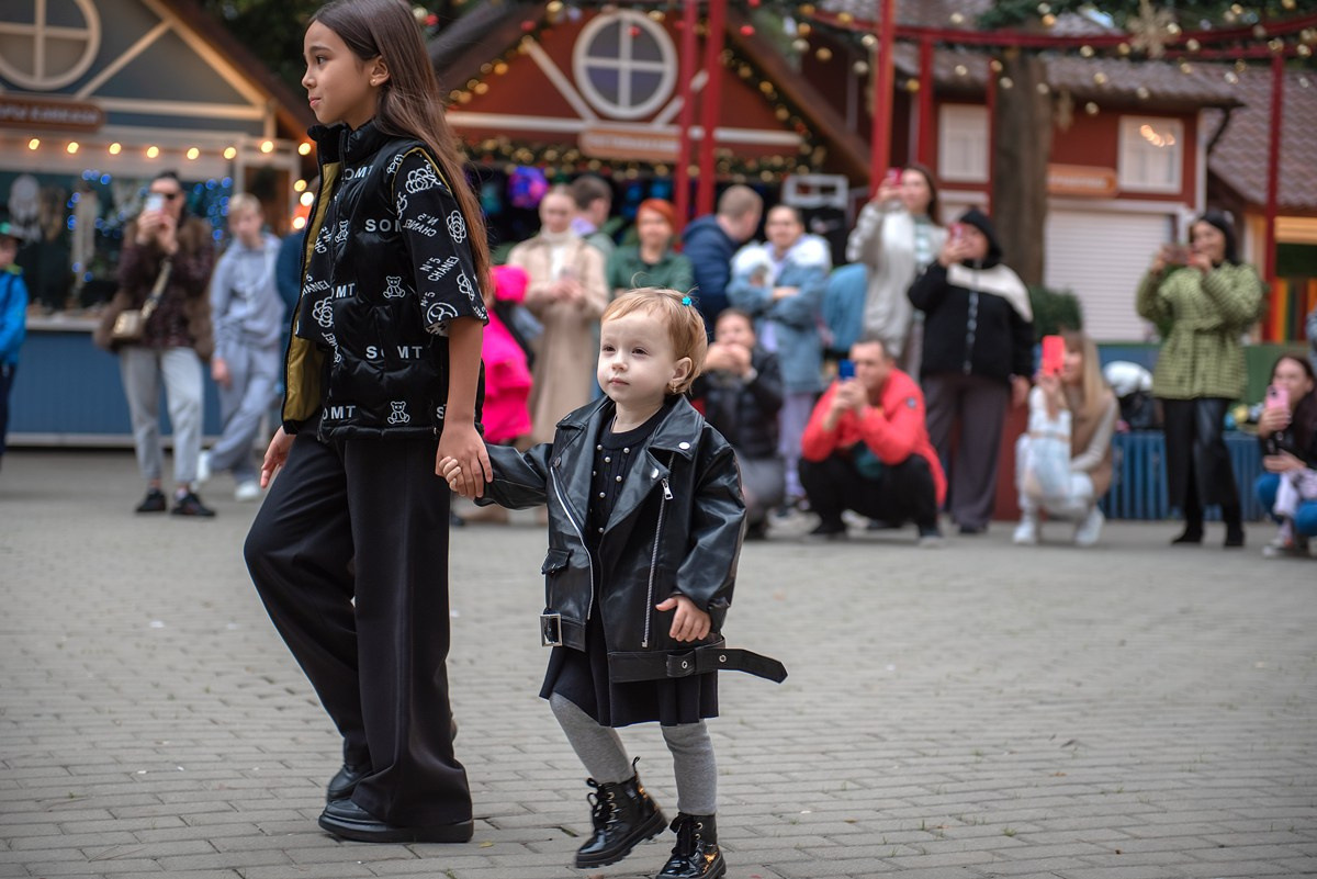 Парк Ривьера дефиле HAPPYkids. Семейный и коммерческий фотограф в Сочи Александр Бодунов