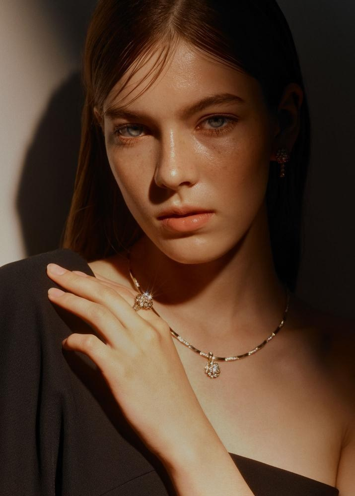 Sophia S. Modeling agency TM MODELS