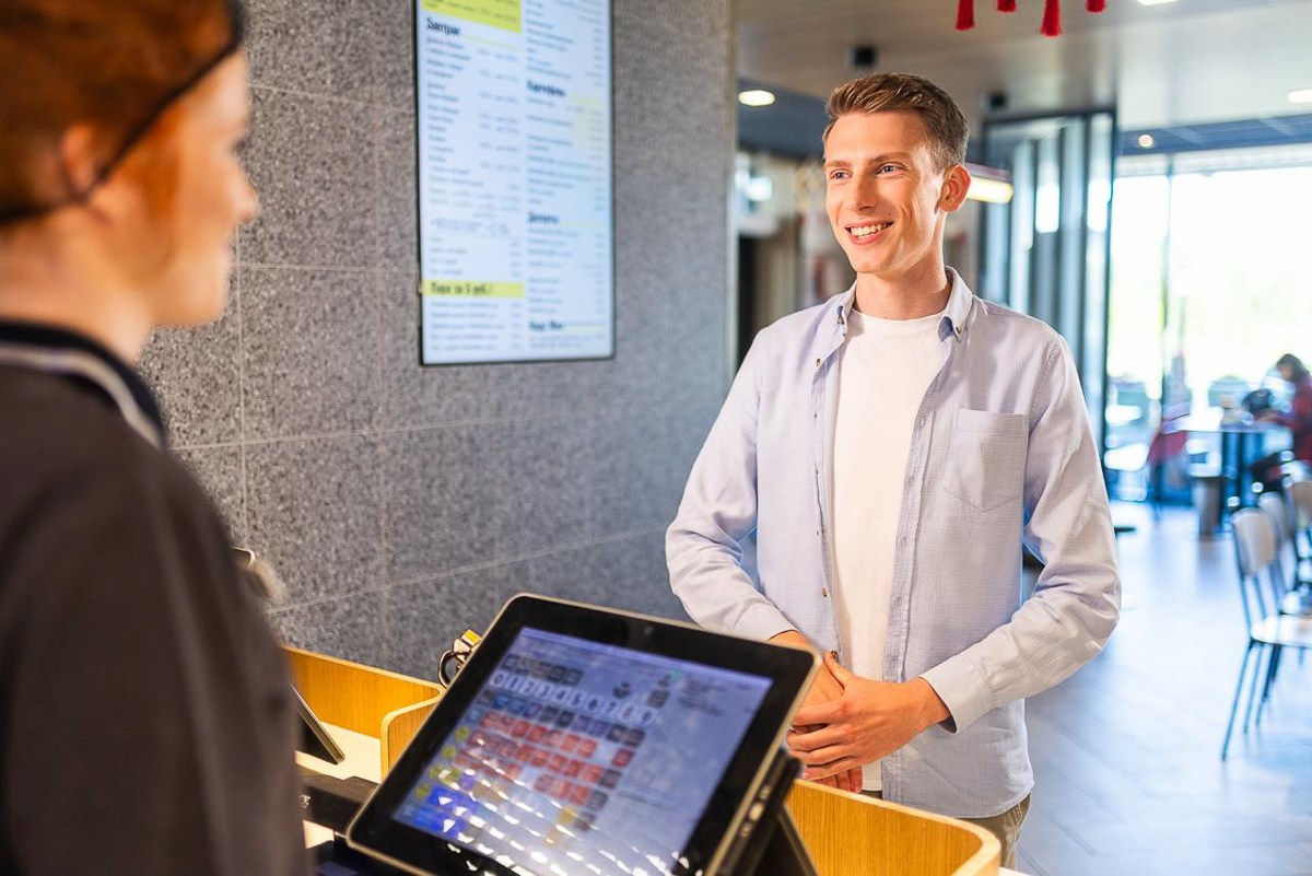 Реклама. Фотограф Александр Ямпольский