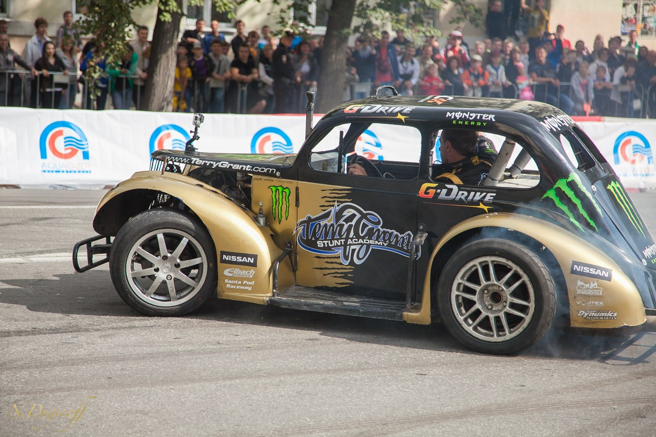 Nissan Nissmo Drive. Профессиональный фотограф Дугинов Николай | Екатеринбург