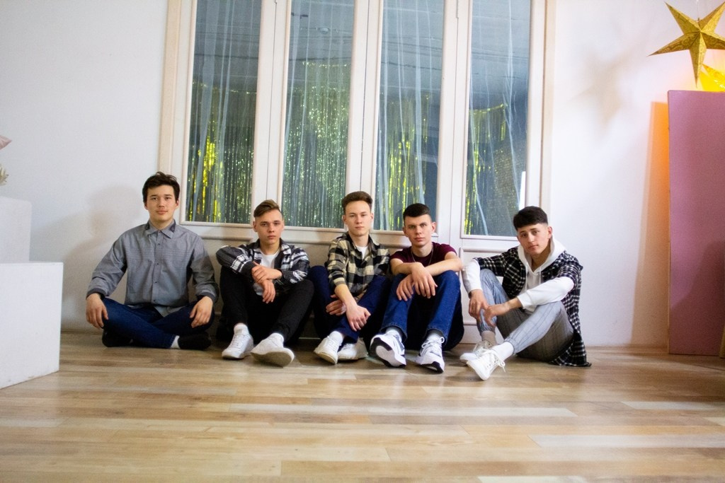 Школьники в студии. Фотограф Бурятия. Печать фотокниг