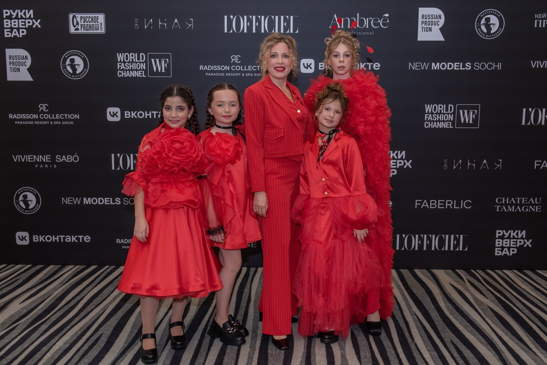 SochiFashionWeek2024 дизайнер Анохина Светлана. Семейный и коммерческий фотограф в Сочи Александр Бодунов