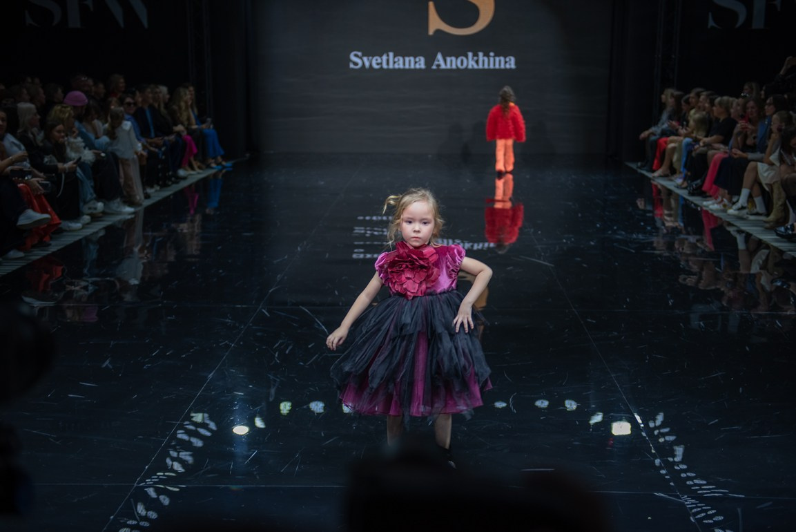 SochiFashionWeek2024 дизайнер Анохина Светлана. Семейный и коммерческий фотограф в Сочи Александр Бодунов