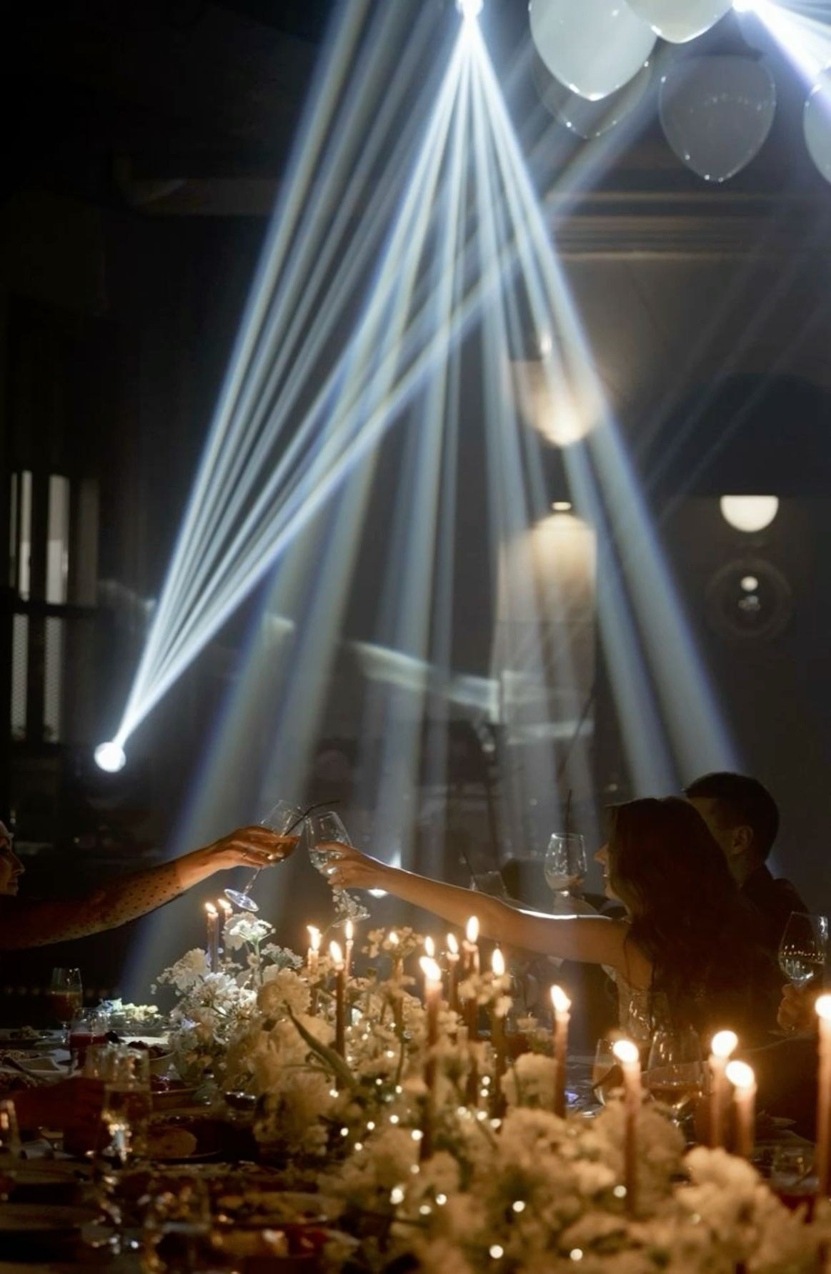 ИВЕНТОВЫЙ СВЕТ (EVENT LIGHT) НА СВАДЬБЕ. Фото и видеосъемка в Кызыле, аэросъемка Кызыл, фотограф, видеограф