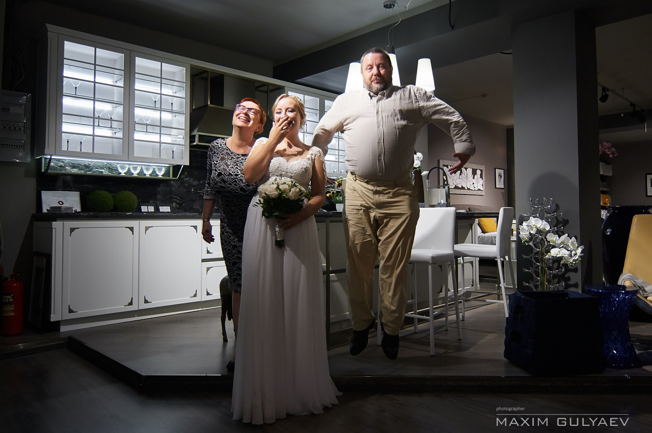Свадебная фотосессия в мебельном салоне Calipso