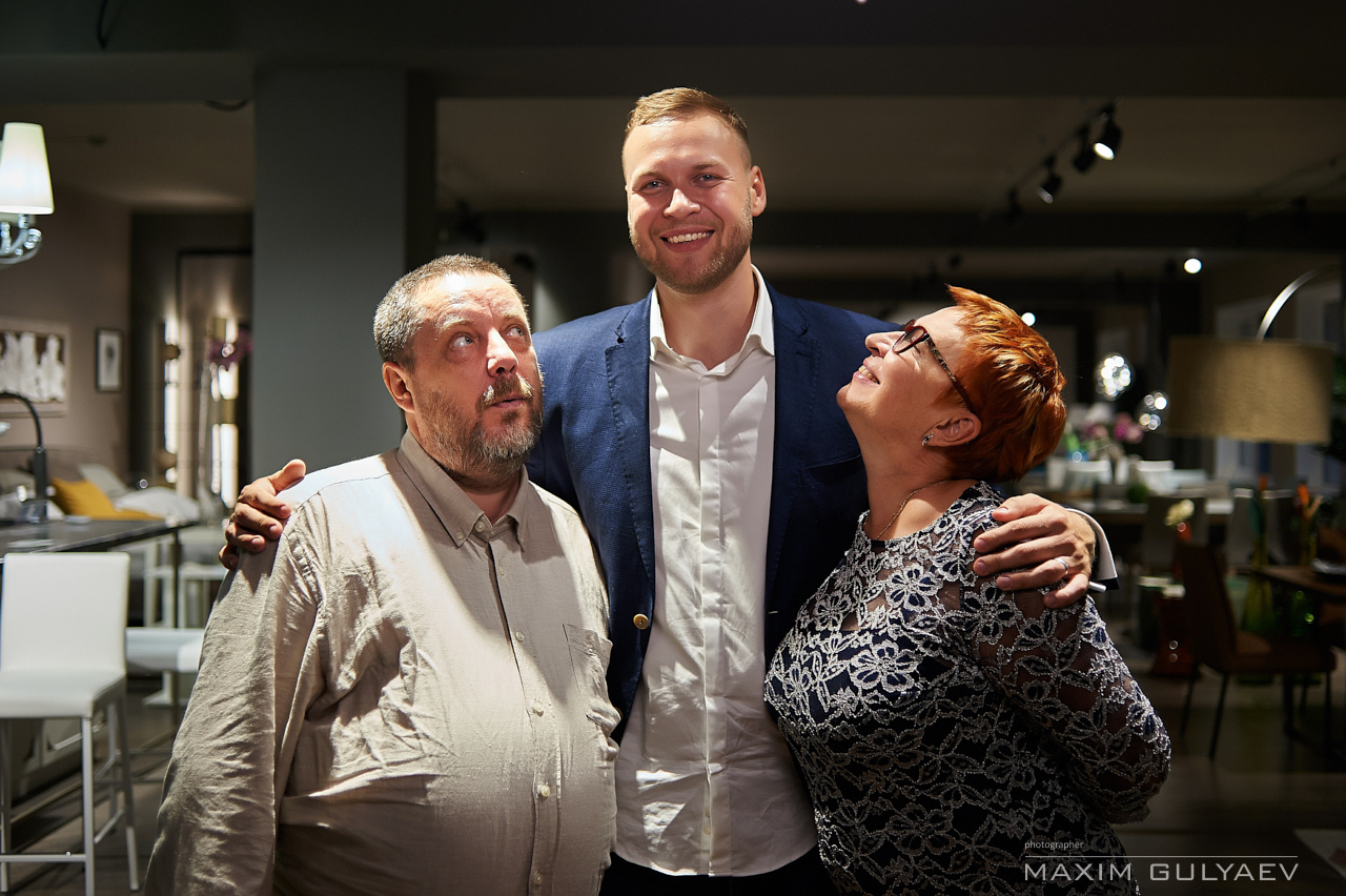 Свадебная фотосессия в мебельном салоне Calipso