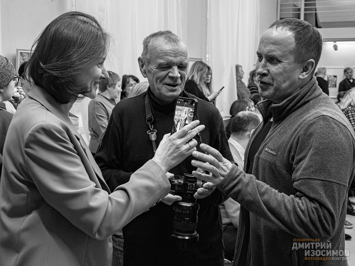 Открытие выставки Олега Яхнина