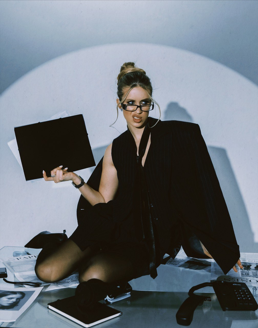 Студийная фотосъёмка в офисном стиле. Портфолио фотографа Анастасии Блохиной