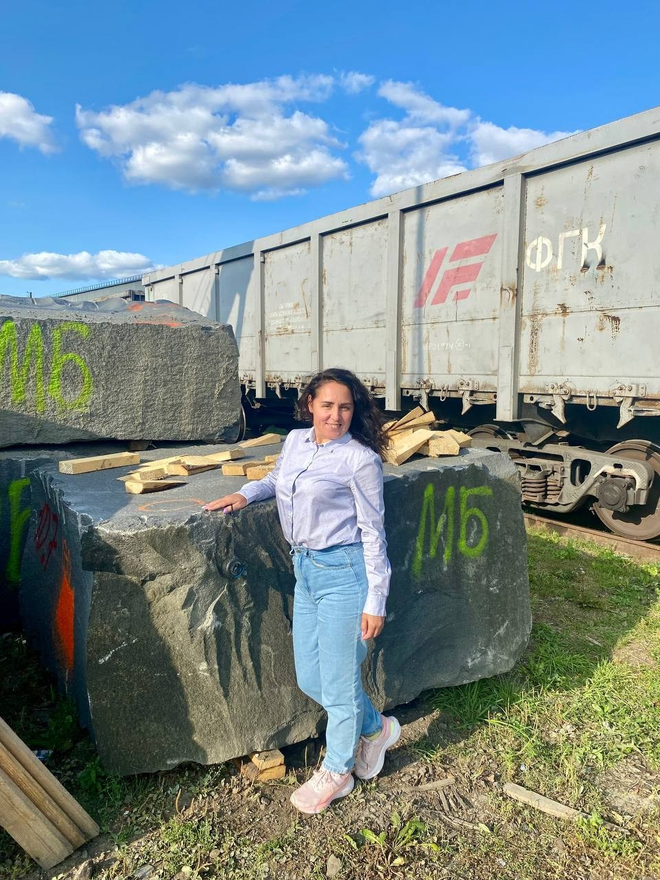 Петрозаводск. МБ Байковы. Гранит и камень из сердца Карелии