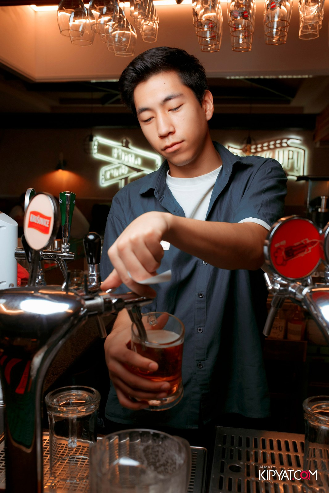 ПИНТА НА НАЗАРБАЕВА. КИПЯТКОМ АЛМАТЫ! Фотосъемка мероприятий в Алматы