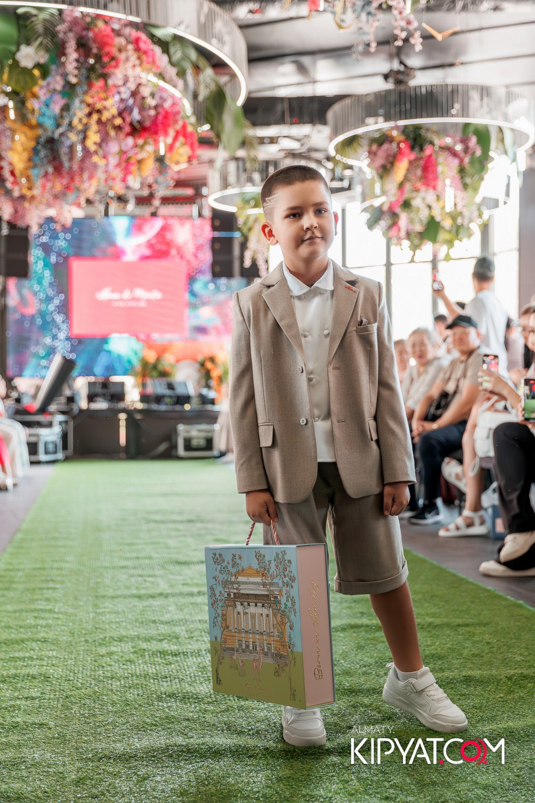 PROM KIDS FASHION SHOW. КИПЯТКОМ АЛМАТЫ!
