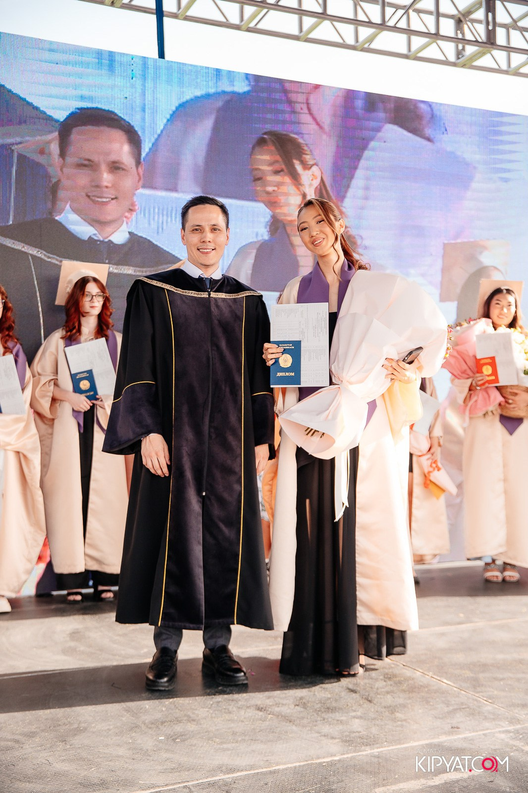 ВРУЧЕНИЕ ДИПЛОМОВ — НАРХОЗ КОЛЛЕДЖ. Part 3. КИПЯТКОМ АЛМАТЫ!