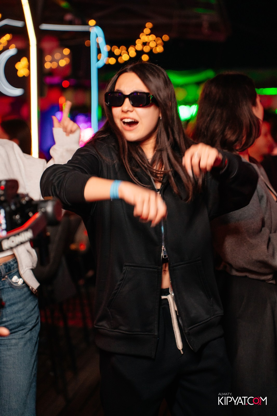 SKY BAR. КИПЯТКОМ АЛМАТЫ!