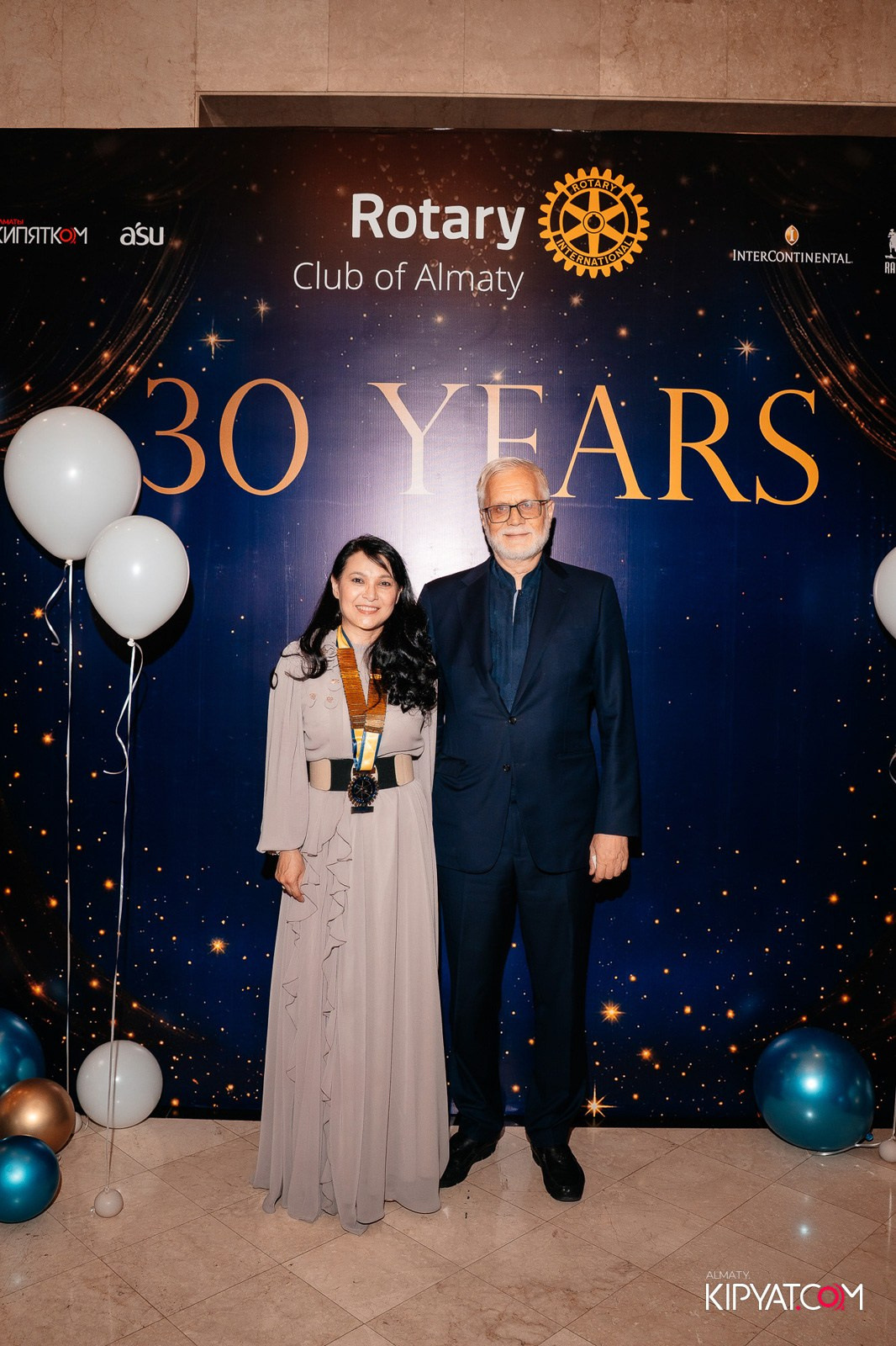 БЛАГОТВОРИТЕЛЬНЫЙ УЖИН В ЧЕСТЬ 30-ЛЕТИЯ ROTARY CLUB OF ALMATY. КИПЯТКОМ АЛМАТЫ!