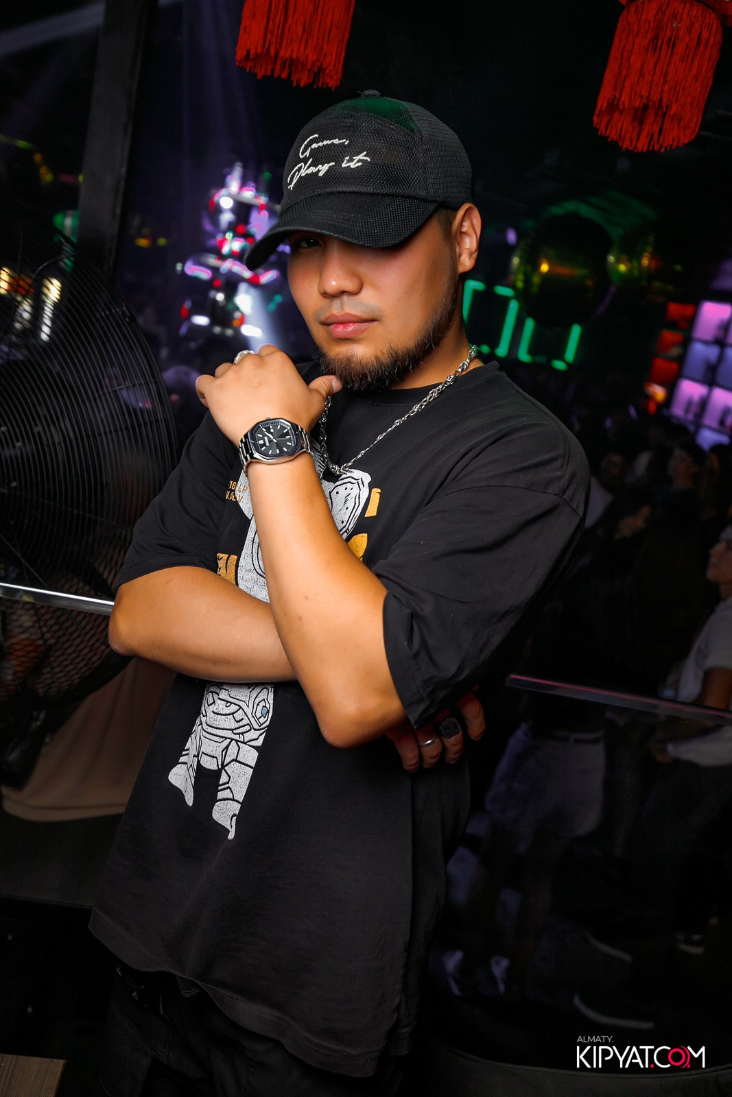 UYAT EMES BAR. КИПЯТКОМ АЛМАТЫ!