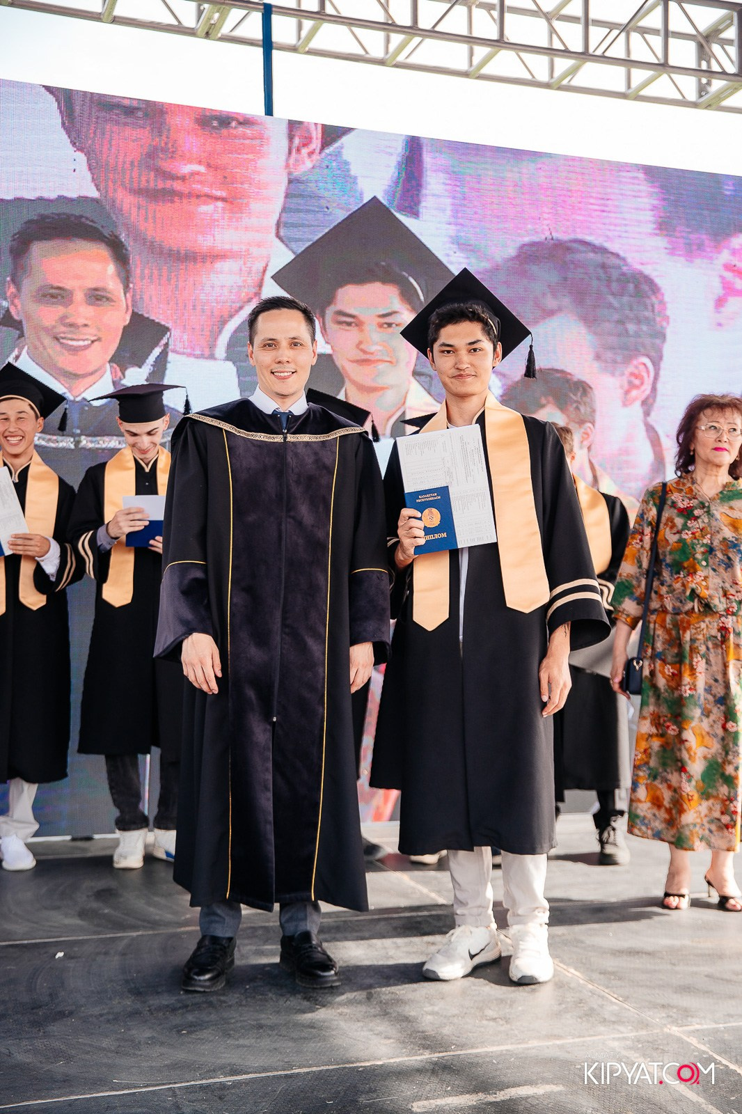 ВРУЧЕНИЕ ДИПЛОМОВ — НАРХОЗ КОЛЛЕДЖ. Part 3. КИПЯТКОМ АЛМАТЫ!