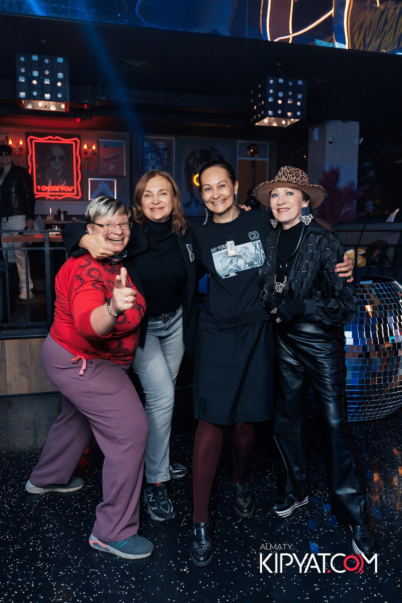 ПРЕЗЕНТАЦИЯ КНИГИ ВИКТОРА ЕЛИСЕЕВА. КИПЯТКОМ АЛМАТЫ!