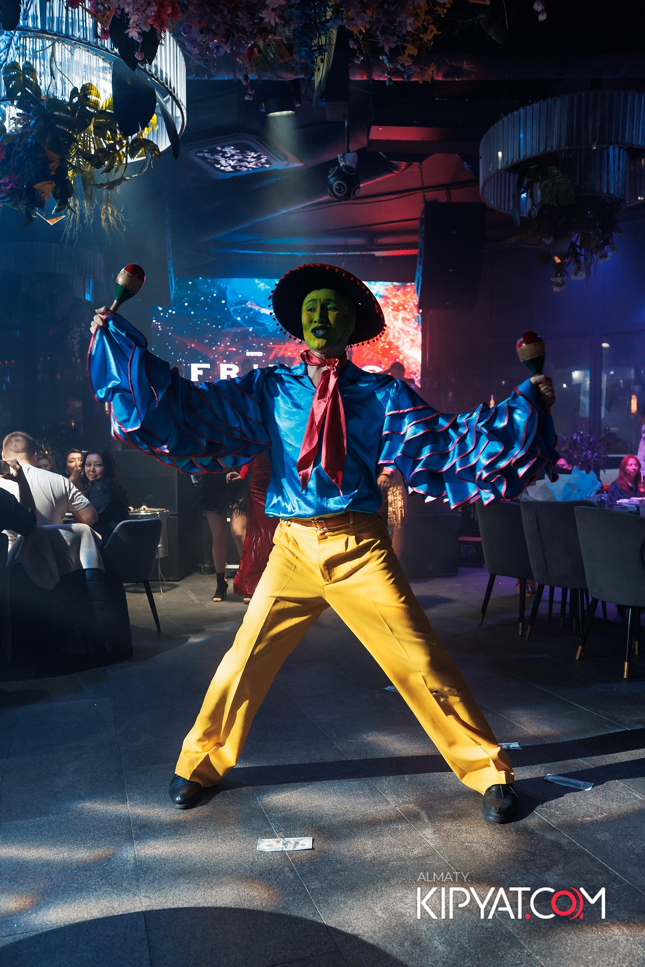 FRIENDS BAR & TERRACE. КИПЯТКОМ АЛМАТЫ!