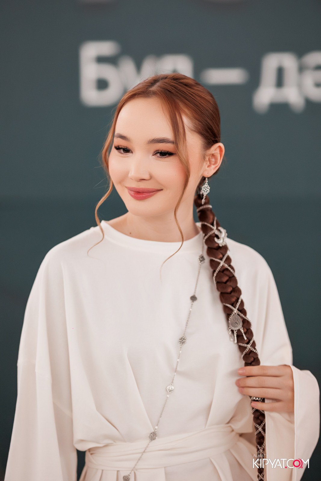 FASHION ПОКАЗ, КАЗАХСКОЙ НАЦИОНАЛЬНОЙ ОДЕЖДЫ. КИПЯТКОМ АЛМАТЫ!