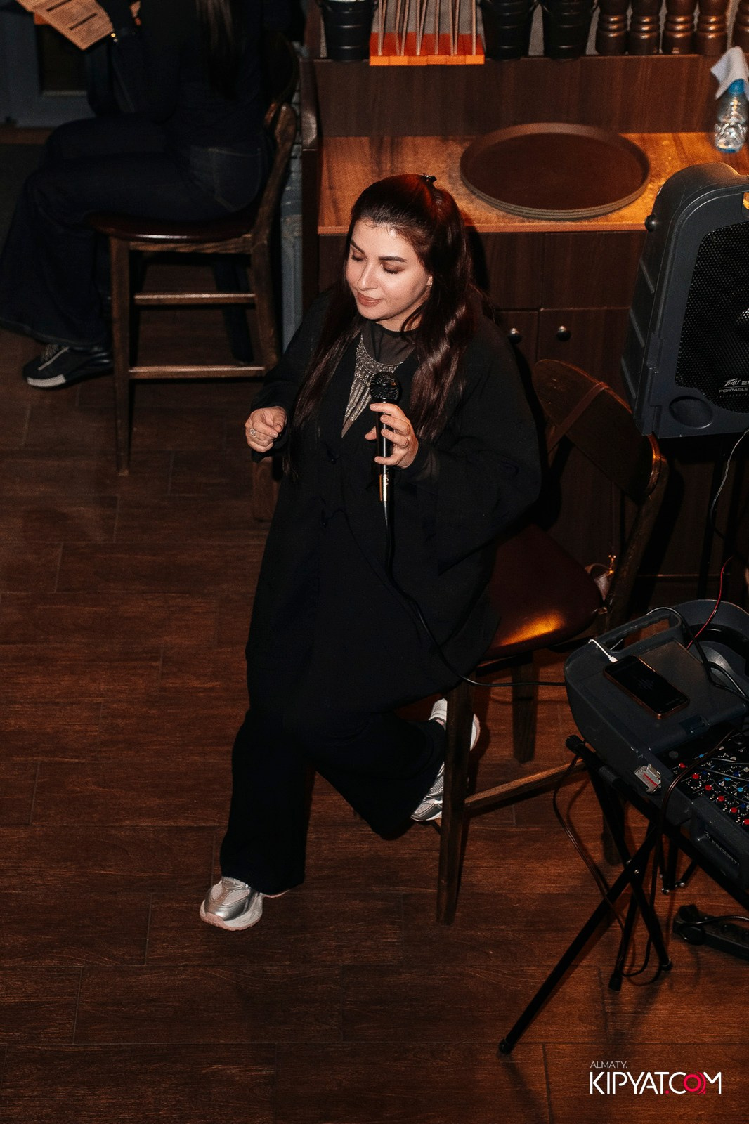 РЕСТО-БАР СКАНДАЛИСТЪ. КИПЯТКОМ АЛМАТЫ!