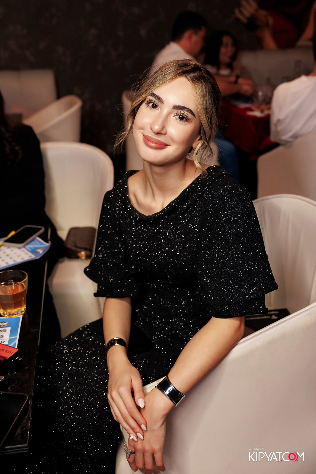 МУЗЫКАЛЬНОЕ ЛОТО В HIT RETRO. КИПЯТКОМ АЛМАТЫ! Фотосъемка мероприятий в Алматы