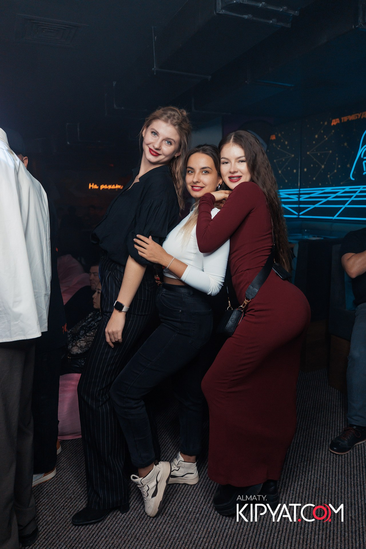 КОНЦЕРТ ГРУППЫ HIFI SANTA BARBARA. КИПЯТКОМ АЛМАТЫ!