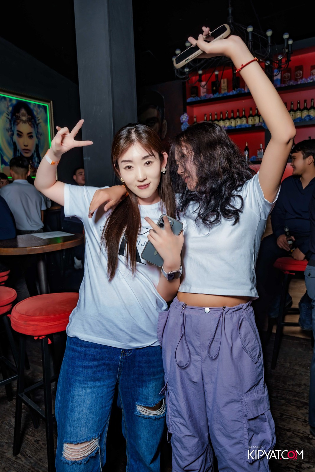 UYAT EMES BAR. КИПЯТКОМ АЛМАТЫ!