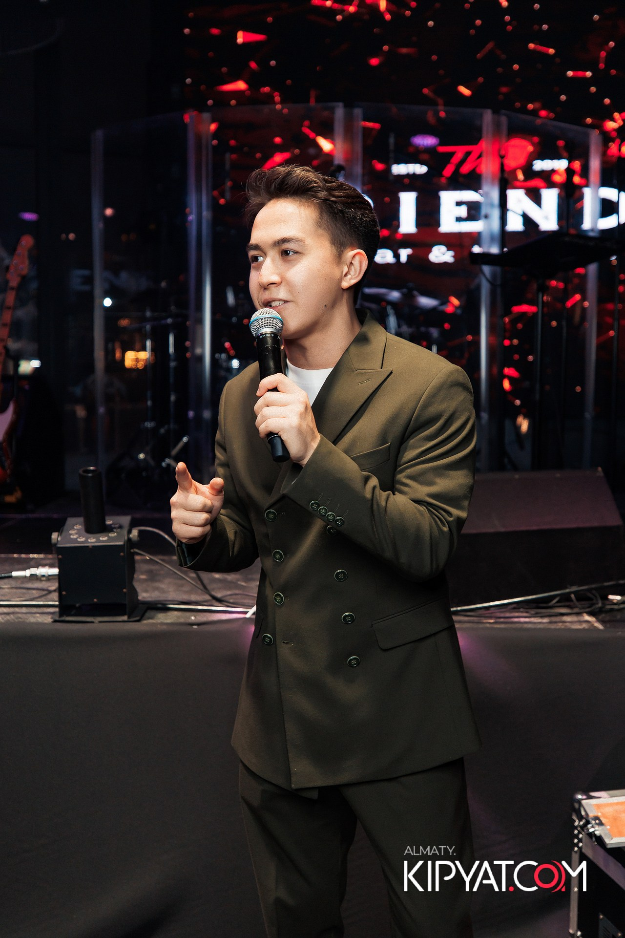 FRIENDS TERRACE & BAR. КИПЯТКОМ АЛМАТЫ!