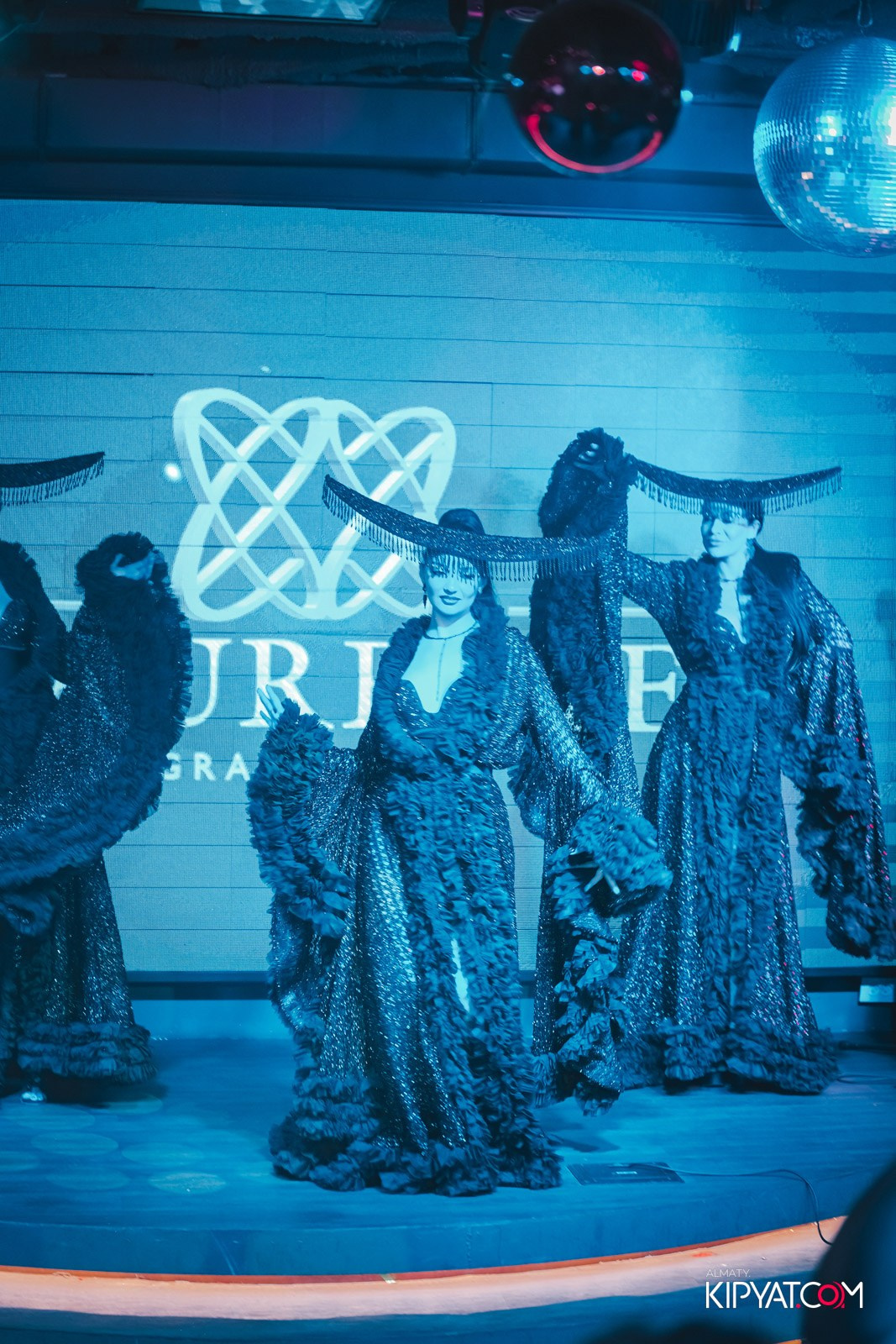 LAUREATE GRANDE CAFE. КИПЯТКОМ АЛМАТЫ!