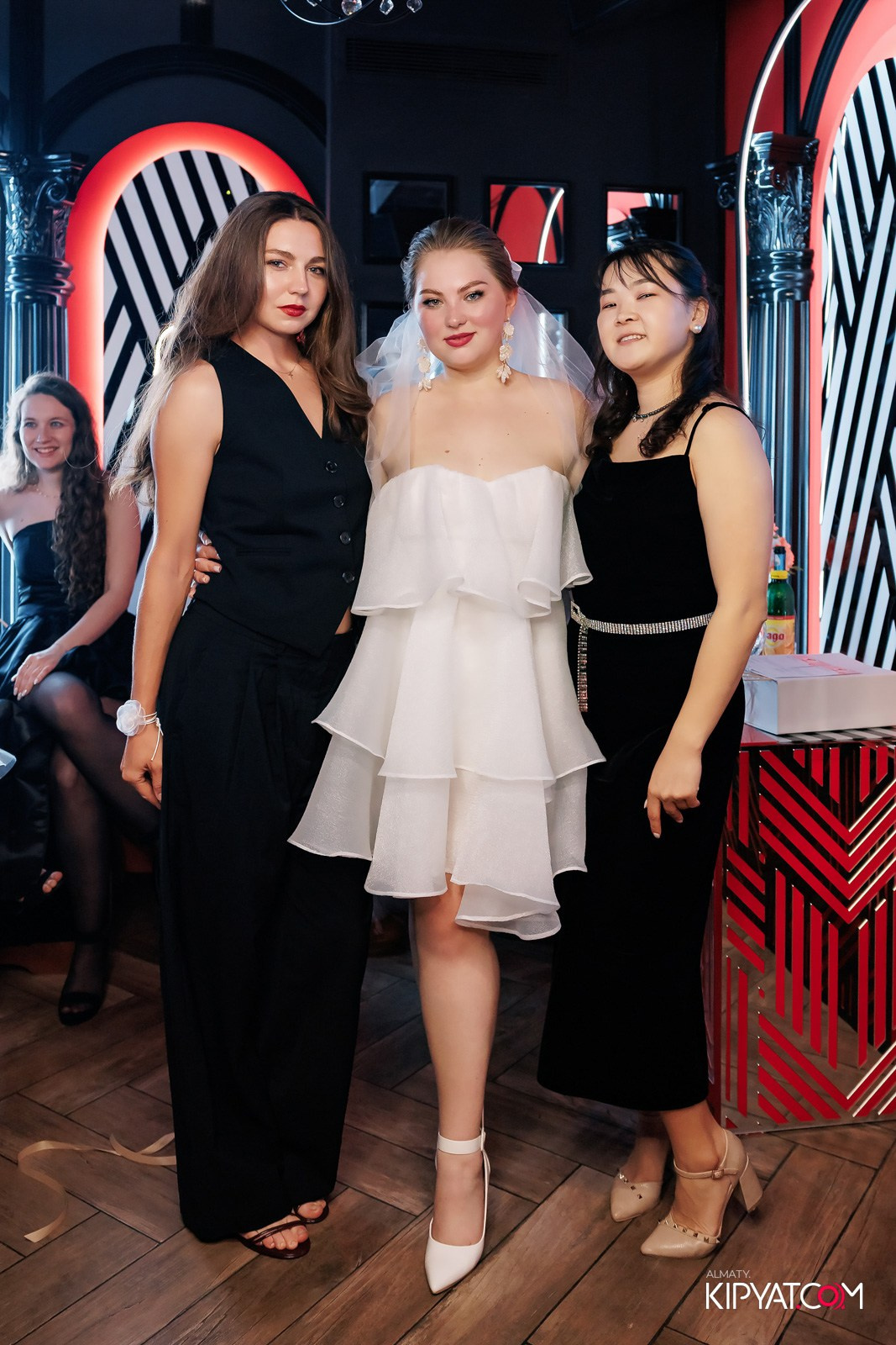 ЗАЯ, НА БИС. КИПЯТКОМ АЛМАТЫ!