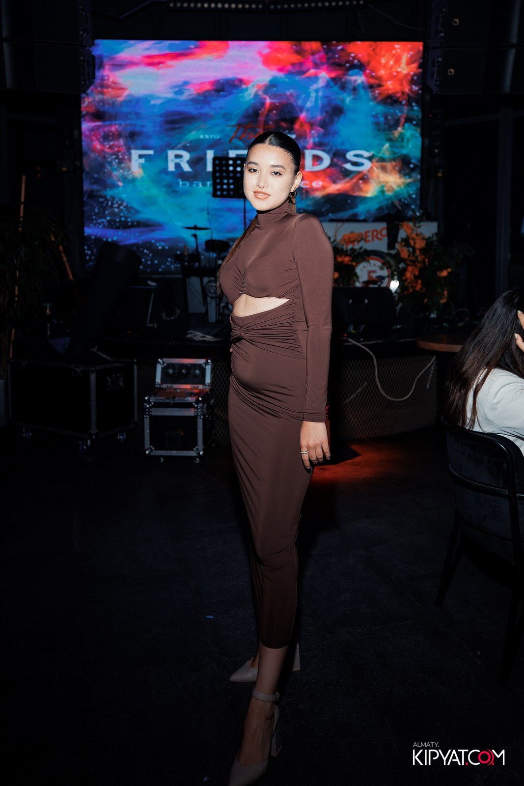 FRIENDS BAR & TERRACE. КИПЯТКОМ АЛМАТЫ!