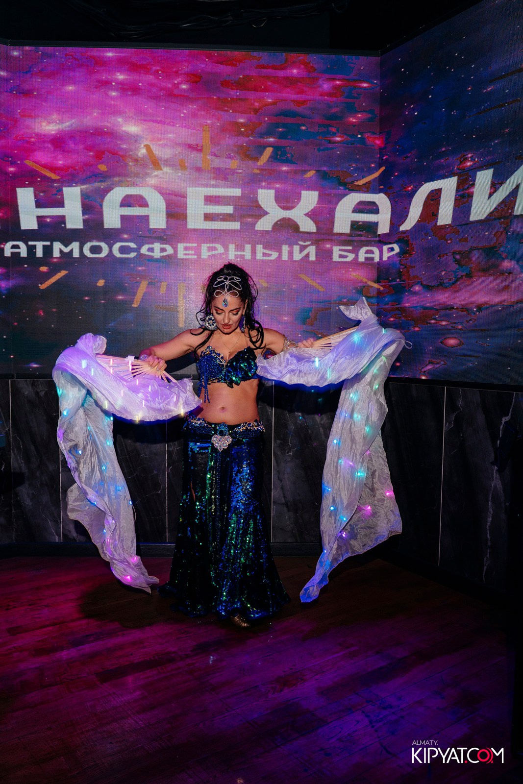 БАР ПАНАЕХАЛИ НА ТОЛЕ БИ. КИПЯТКОМ АЛМАТЫ!