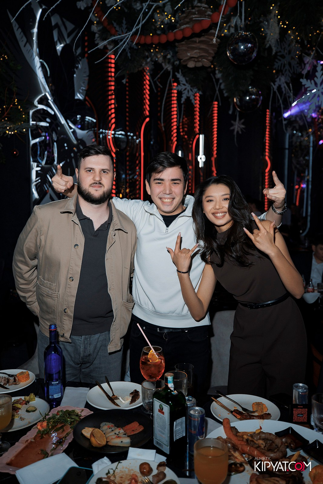 FRIENDS BAR & TERRACE. КИПЯТКОМ АЛМАТЫ! Фотосъемка мероприятий в Алматы