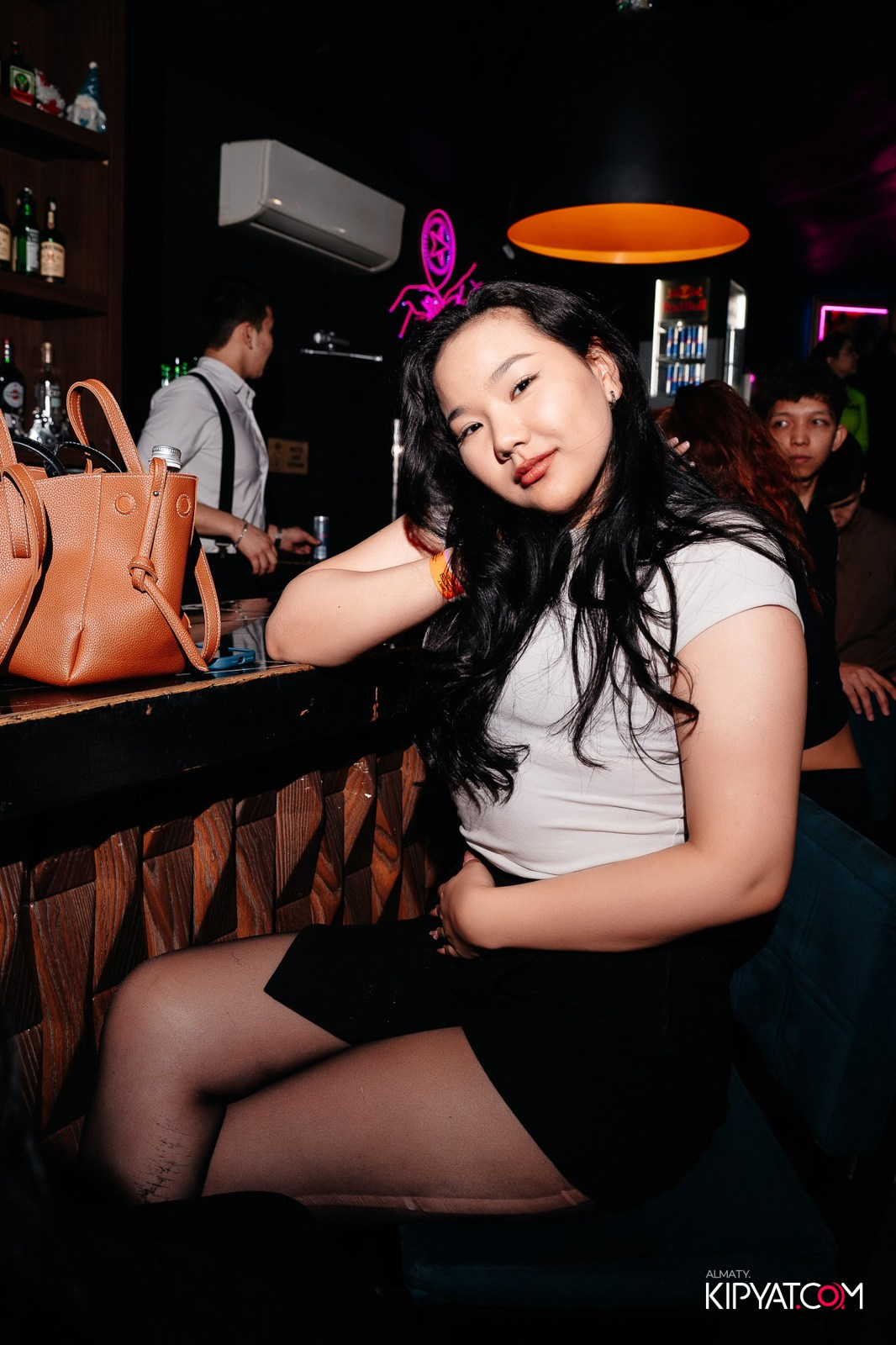 UYAT EMES BAR. КИПЯТКОМ АЛМАТЫ!