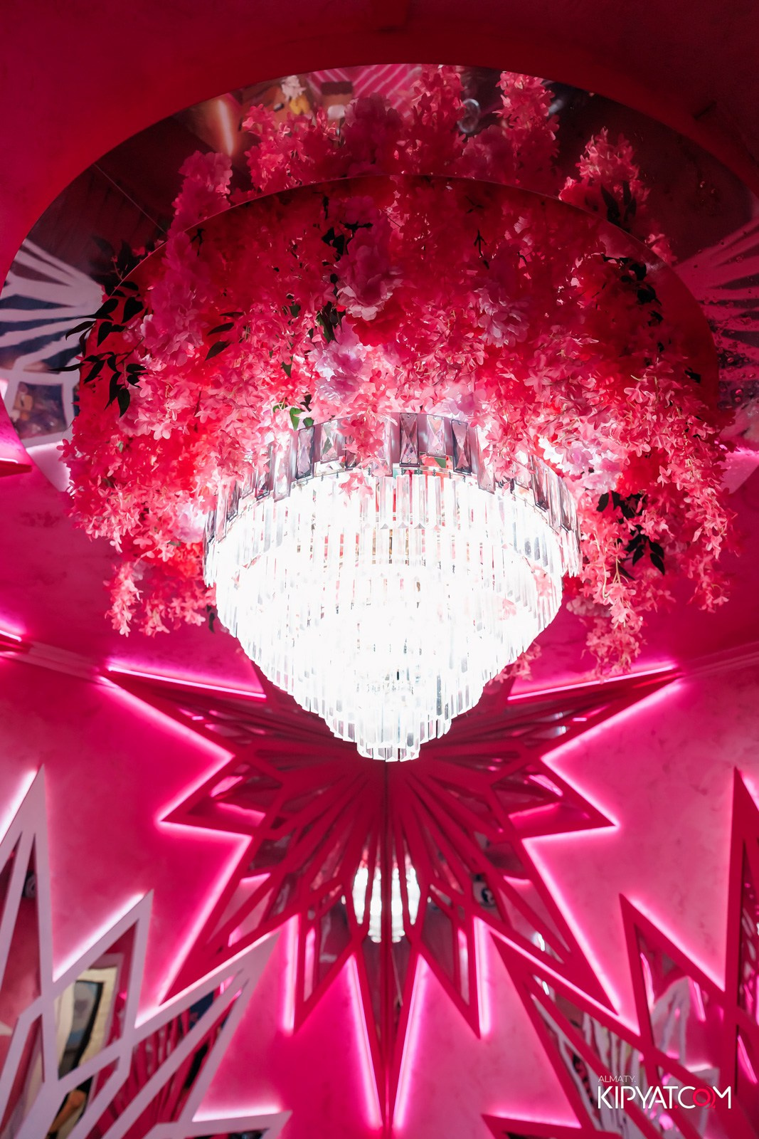 УХО И МЕДВЕДЬ НА ГАГАРИНА. КИПЯТКОМ АЛМАТЫ!