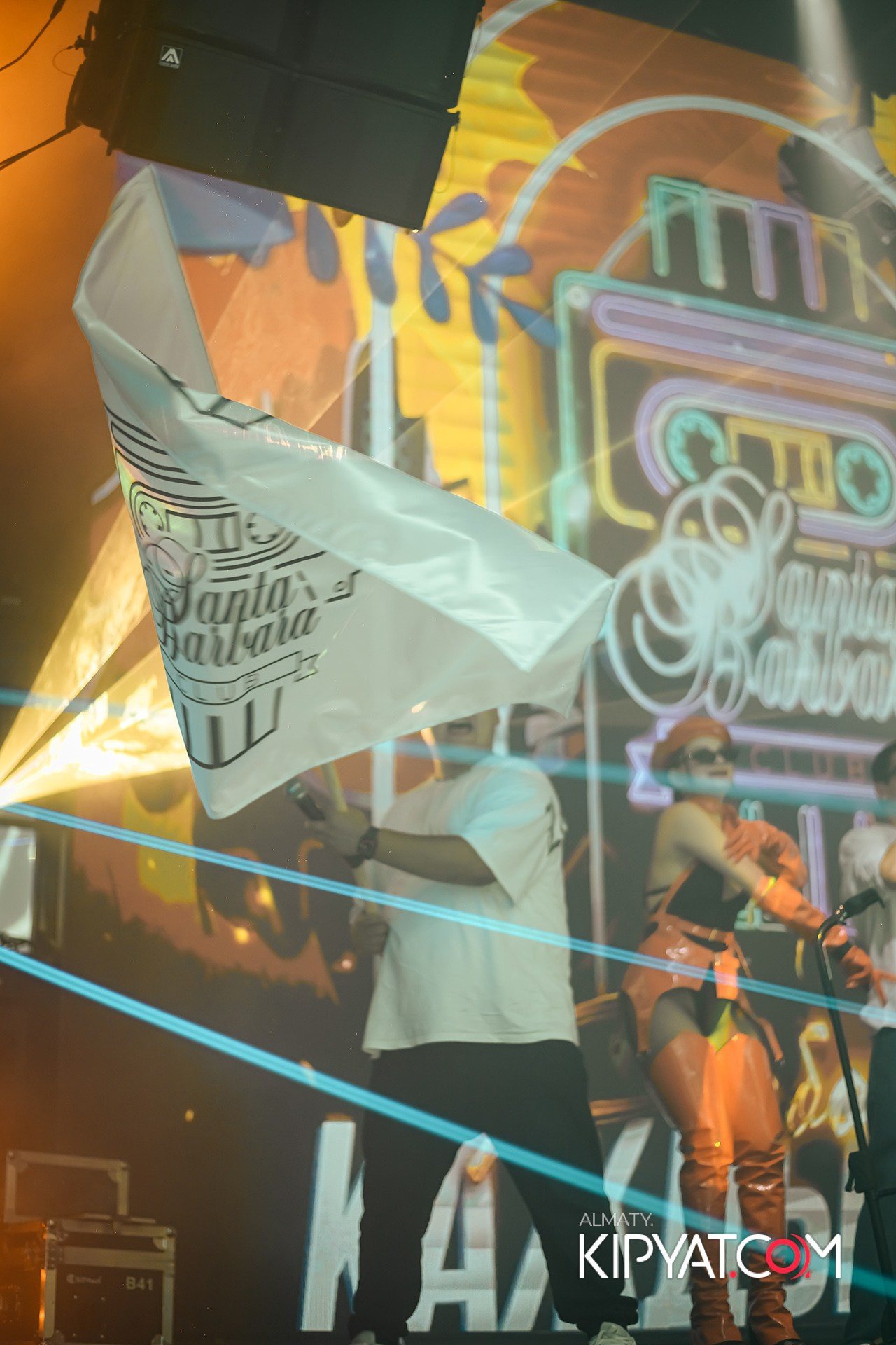 SANTA BARBARA ВЫСТУПЛЕНИЕ ГРУППЫ БРАТЬЯ ГРИММ. КИПЯТКОМ АЛМАТЫ!