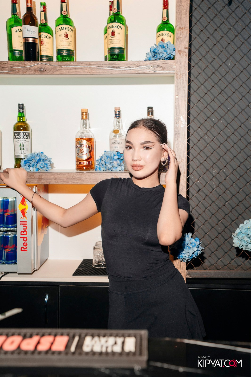 UYAT EMES BAR. КИПЯТКОМ АЛМАТЫ!