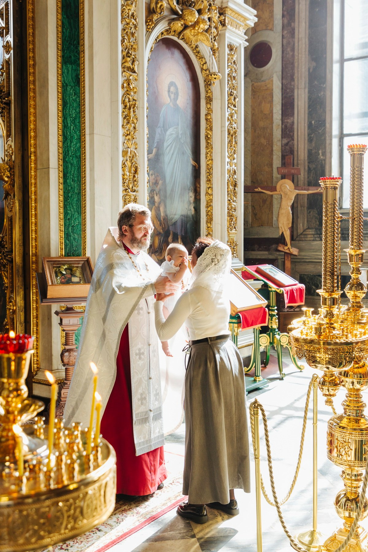 Крещение девочки в Исаакиевском соборе сколько стоит крещение, топ лучших храмов в спб, где провести Крещение девочки, цена крестин в Исаакиевском соборе